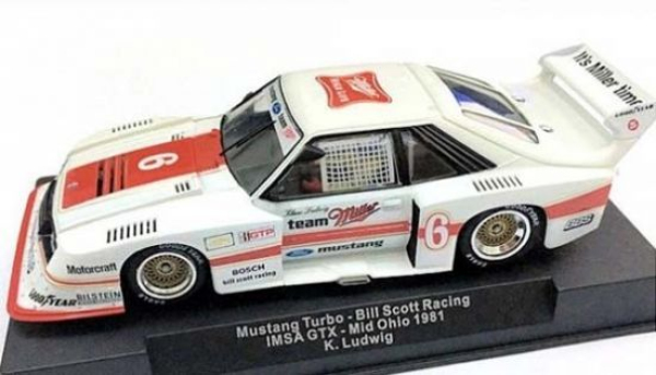 Sideways Ford Mustang Turbo IMSA Mid Ohio 1981 SW46 mit Slot.it Technik
